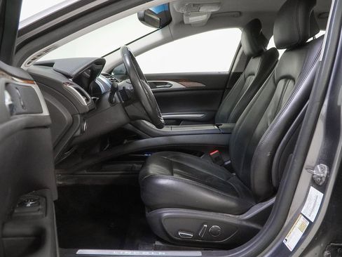 Used 2014 Lincoln MKZ image 20