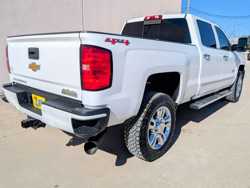 Used 2016 Chevrolet Silverado 2500 High Country w/ Duramax Plus Package image 9