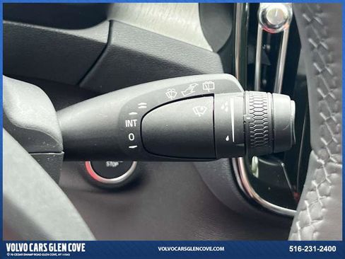 Certified 2025 Volvo XC40 B5 Plus w/ Protection Package Premier image 24