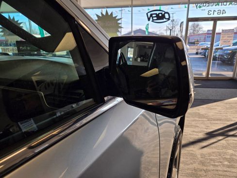 Used 2019 Chevrolet Tahoe LT w/ Luxury Package image 4