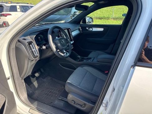 Used 2024 Volvo XC40 B5 Core w/ Protection Package Premier AWD/4WD image 10