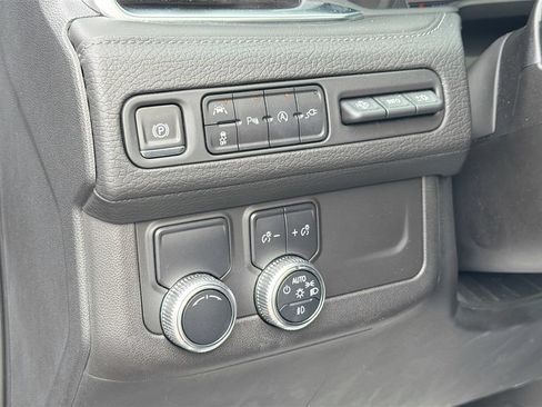 Used 2021 GMC Yukon Denali w/ Denali Premium Package RWD image 10