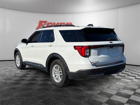 Used 2025 Ford Explorer Active w/ Active Comfort Package image 3
