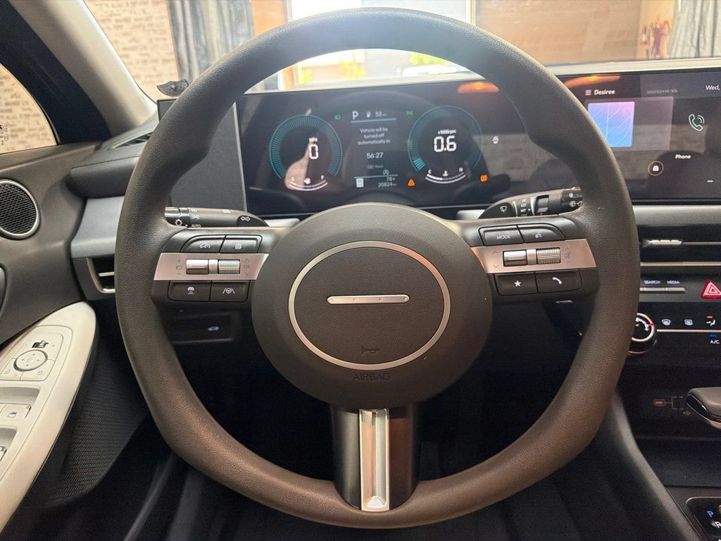 Certified 2025 Hyundai Sonata SE FWD image 18