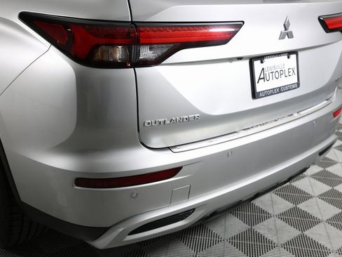 Used 2024 Mitsubishi Outlander SE image 48