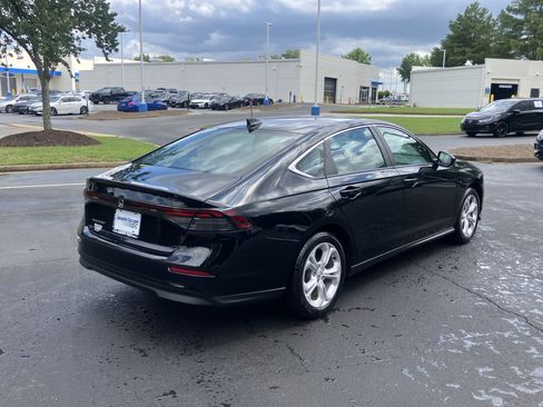 Certified 2025 Honda Accord LX image 10