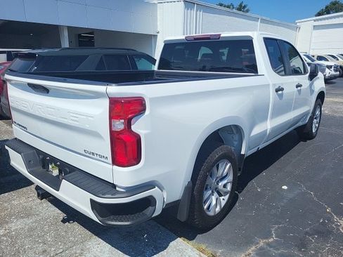 Used 2022 Chevrolet Silverado 1500 Custom AWD/4WD image 3
