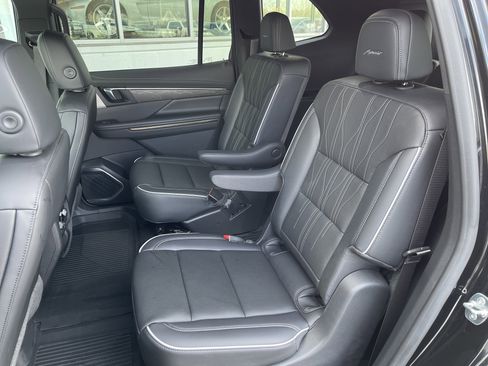 Used 2025 Buick Enclave Avenir image 45