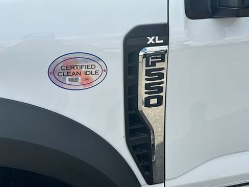 New 2024 Ford F550 4x4 SuperCab Super Duty image 9