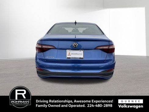 Used 2023 Volkswagen Jetta Sport image 8