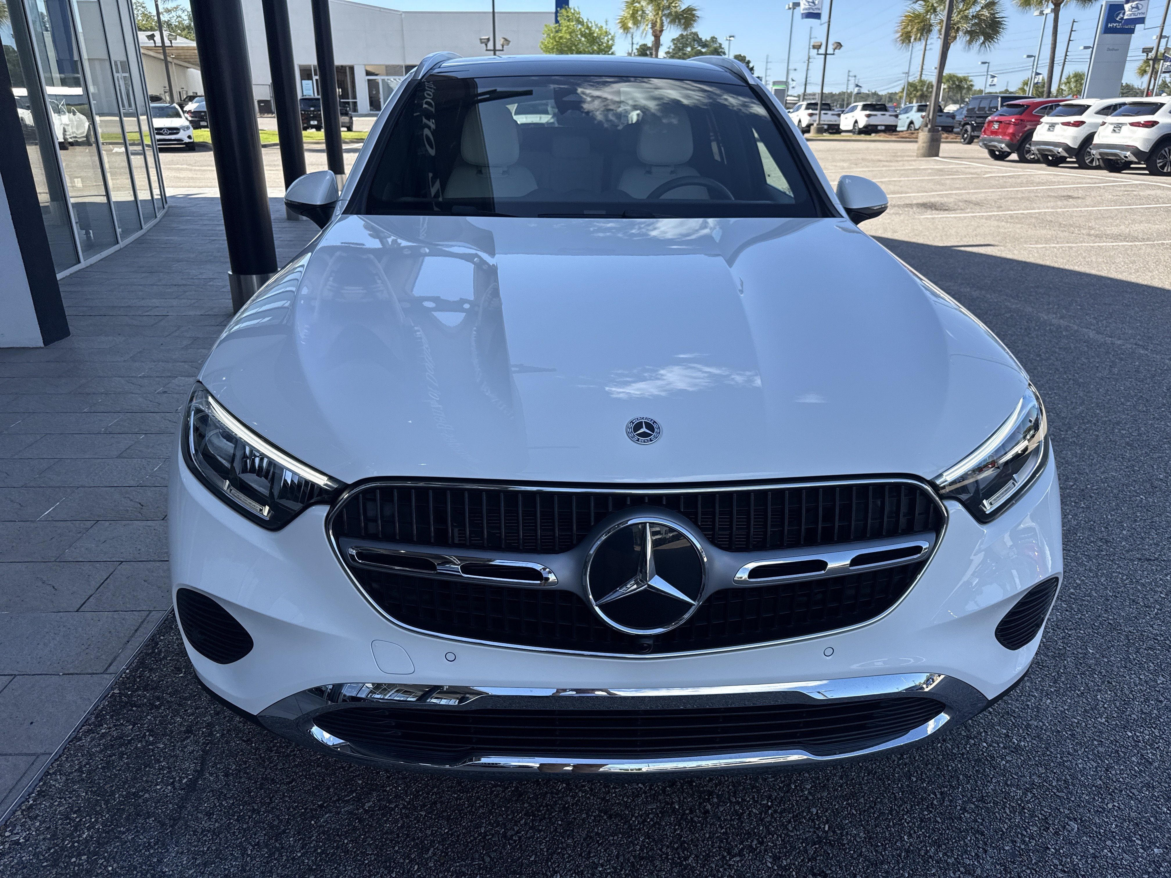 Used 2025 Mercedes-Benz GLC 300 4MATIC image 6