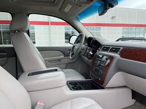 Used 2011 Chevrolet Silverado 1500 LTZ w/ LTZ White Diamond Edition image 2