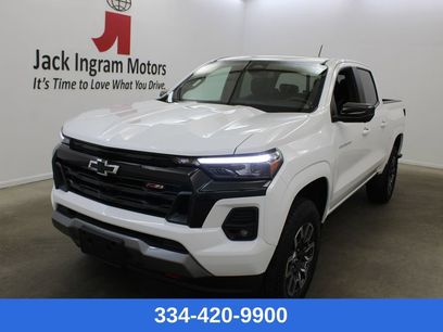Used 2023 Chevrolet Colorado Z71 w/ Z71 Convenience Package 2