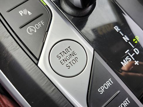 Certified 2022 BMW 330i Sedan w/ Driving Assistance Package image 27