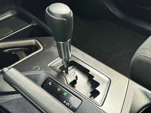 Used 2018 Toyota RAV4 LE Plus image 18