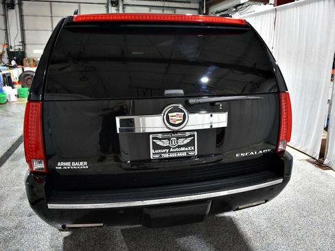 Used 2013 Cadillac Escalade ESV Platinum AWD/4WD image 5