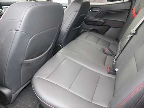 Certified 2024 Chevrolet Colorado Z71 w/ LPO, Dark Essentials Package image 17