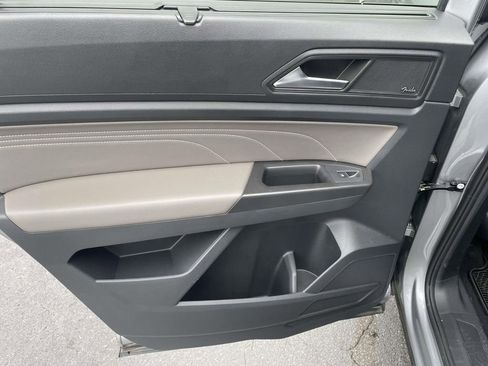 Used 2022 Volkswagen Atlas SEL Premium image 22