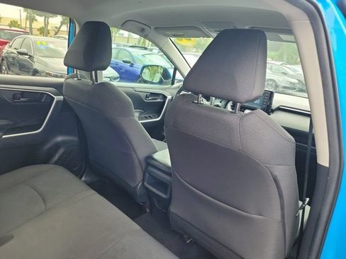 Used 2020 Toyota RAV4 LE w/ Carpet Mat Package FWD image 9