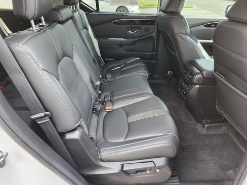 Used 2023 Honda Pilot Touring image 22
