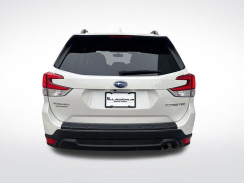 Used 2022 Subaru Forester Premium image 4