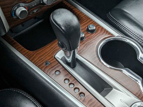 Used 2017 Nissan Pathfinder Platinum w/ Midnight Edition Package image 33