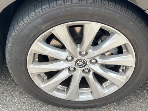 Used 2018 Toyota Camry LE FWD image 15