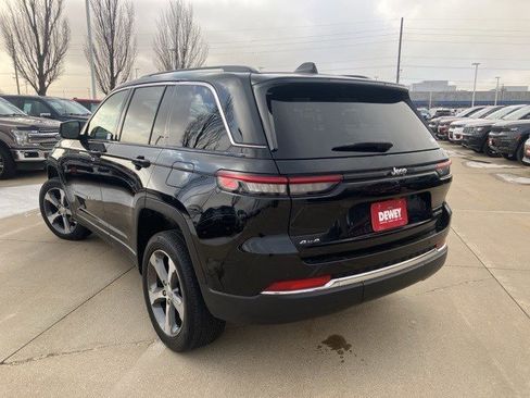 Certified 2023 Jeep Grand Cherokee Limited image 8