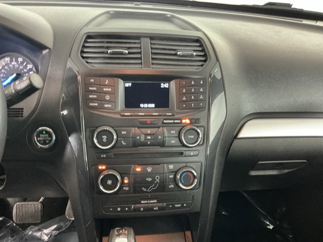 Used 2017 Ford Explorer XLT AWD/4WD image 19