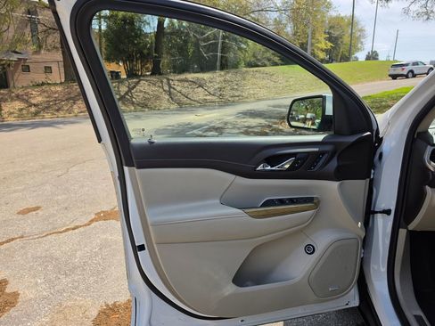 Used 2019 GMC Acadia Denali w/ Technology Package image 25