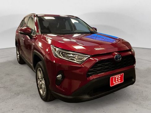 Used 2021 Toyota RAV4 XLE Premium AWD/4WD image 7