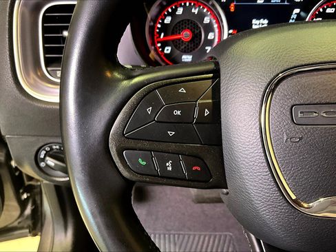 Used 2020 Dodge Charger SXT image 11