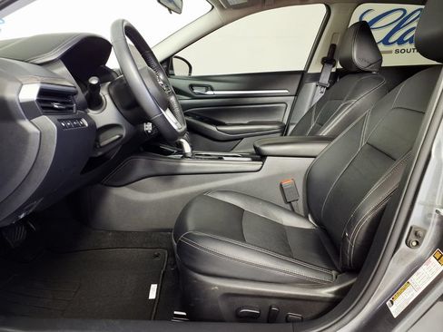 Used 2024 Nissan Altima 2.5 SL FWD image 7