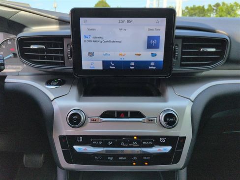Used 2021 Ford Explorer XLT RWD image 22