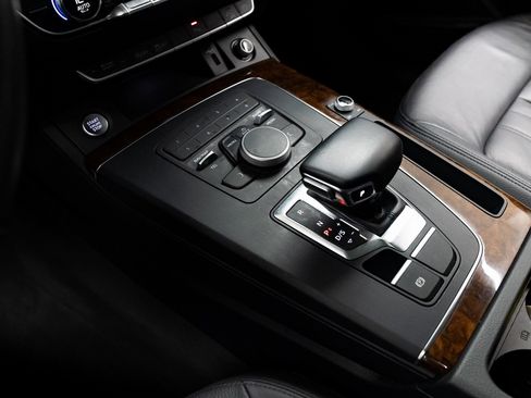 Used 2018 Audi Q5 2.0T Premium Plus w/ Premium Plus Package image 17