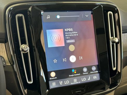 New 2026 Volvo XC40 B5 Ultra image 17