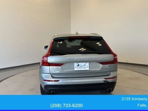 Used 2018 Volvo XC60 T6 Momentum w/ Vision Package AWD/4WD image 8