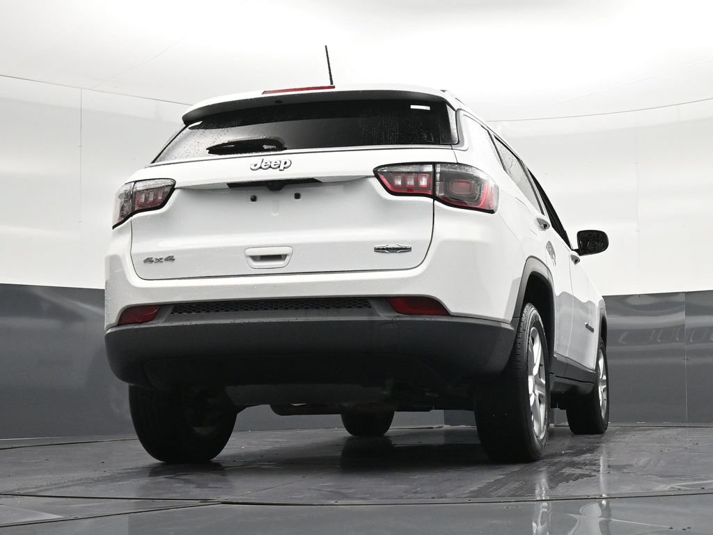Used 2023 Jeep Compass Latitude AWD/4WD image 25