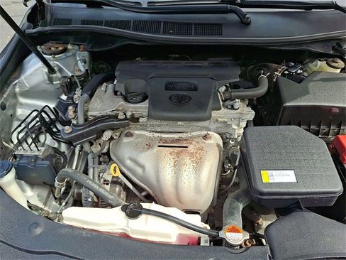 Used 2016 Toyota Camry image 26