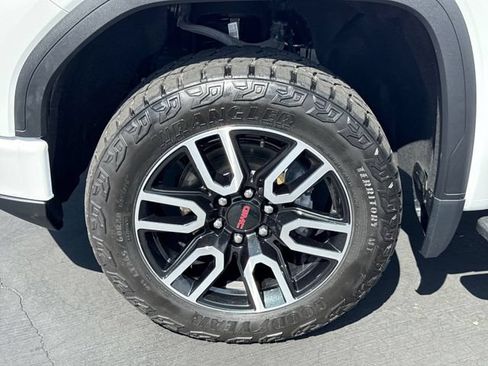 Certified 2024 GMC Sierra 1500 AT4 w/ Technology Package AWD/4WD image 33
