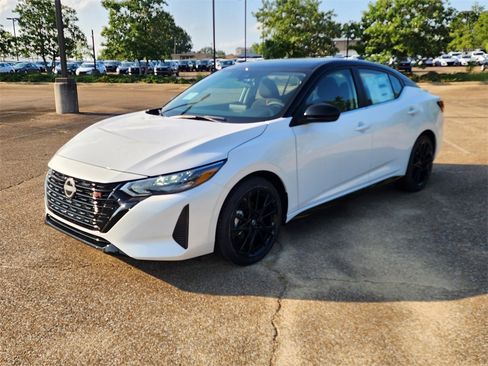 New 2025 Nissan Sentra SR w/ Midnight Edition image 14