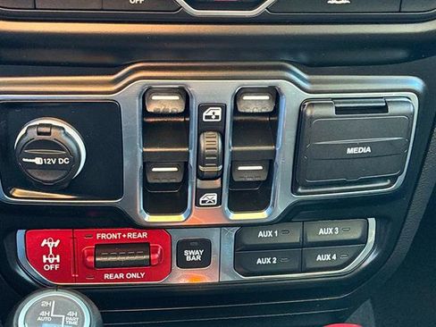 Used 2022 Jeep Wrangler Unlimited Rubicon 4xe w/ Steel Bumper Group image 30