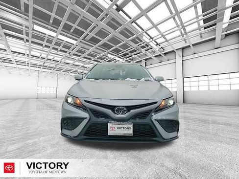 Used 2024 Toyota Camry SE image 8
