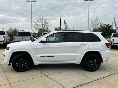 Used 2021 Jeep Grand Cherokee Laredo X image 27