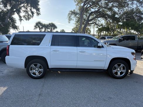 Used 2019 Chevrolet Suburban LT RWD image 10
