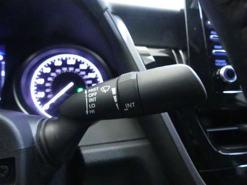 Used 2021 Toyota Camry SE FWD image 16