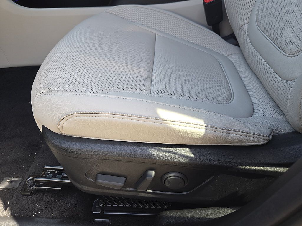 New 2026 Hyundai Tucson Limited FWD image 25