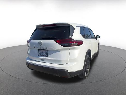 Used 2025 Nissan Rogue SV image 14