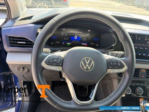 Used 2023 Volkswagen Taos SE w/ Panoramic Sunroof Package FWD image 16