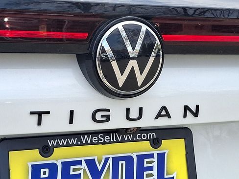New 2026 Volkswagen Tiguan SE R-Line AWD/4WD image 18